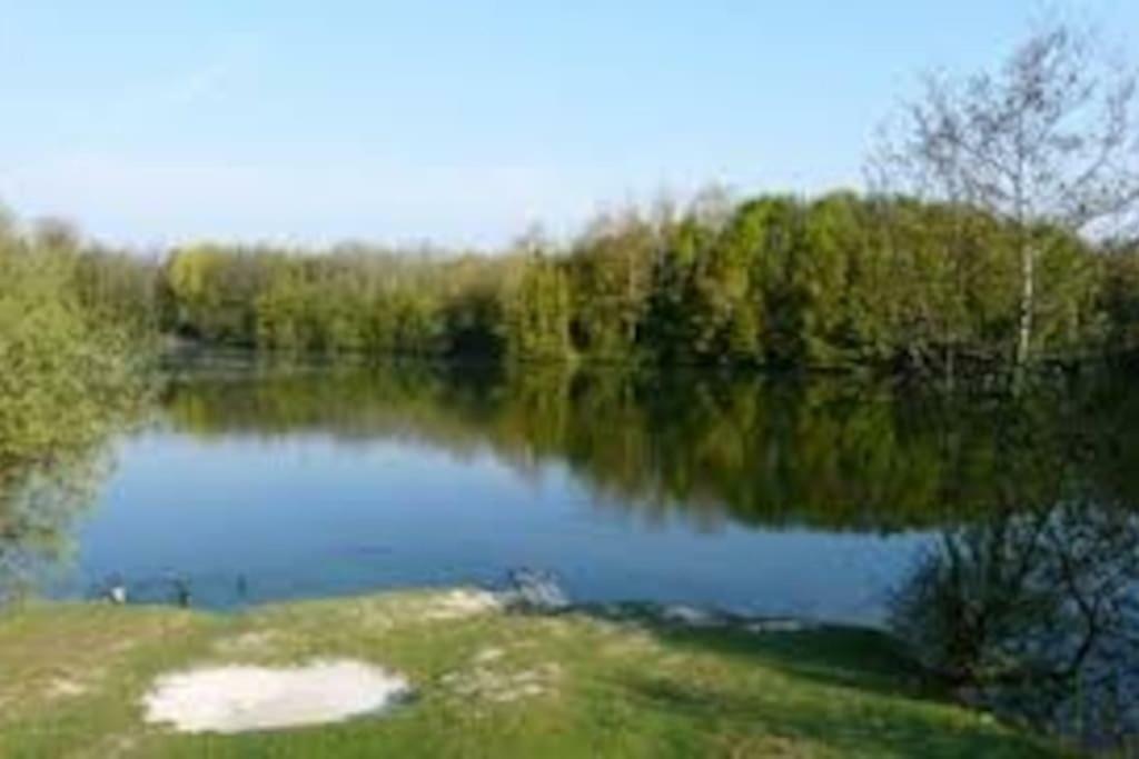 Вилла La Ferme Des Pierrettes Menneville Экстерьер фото